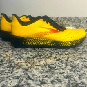 Brooks Hyperion Tempo Speed Neutral Running Shoe Size Men’s 9.5 US 43 UK